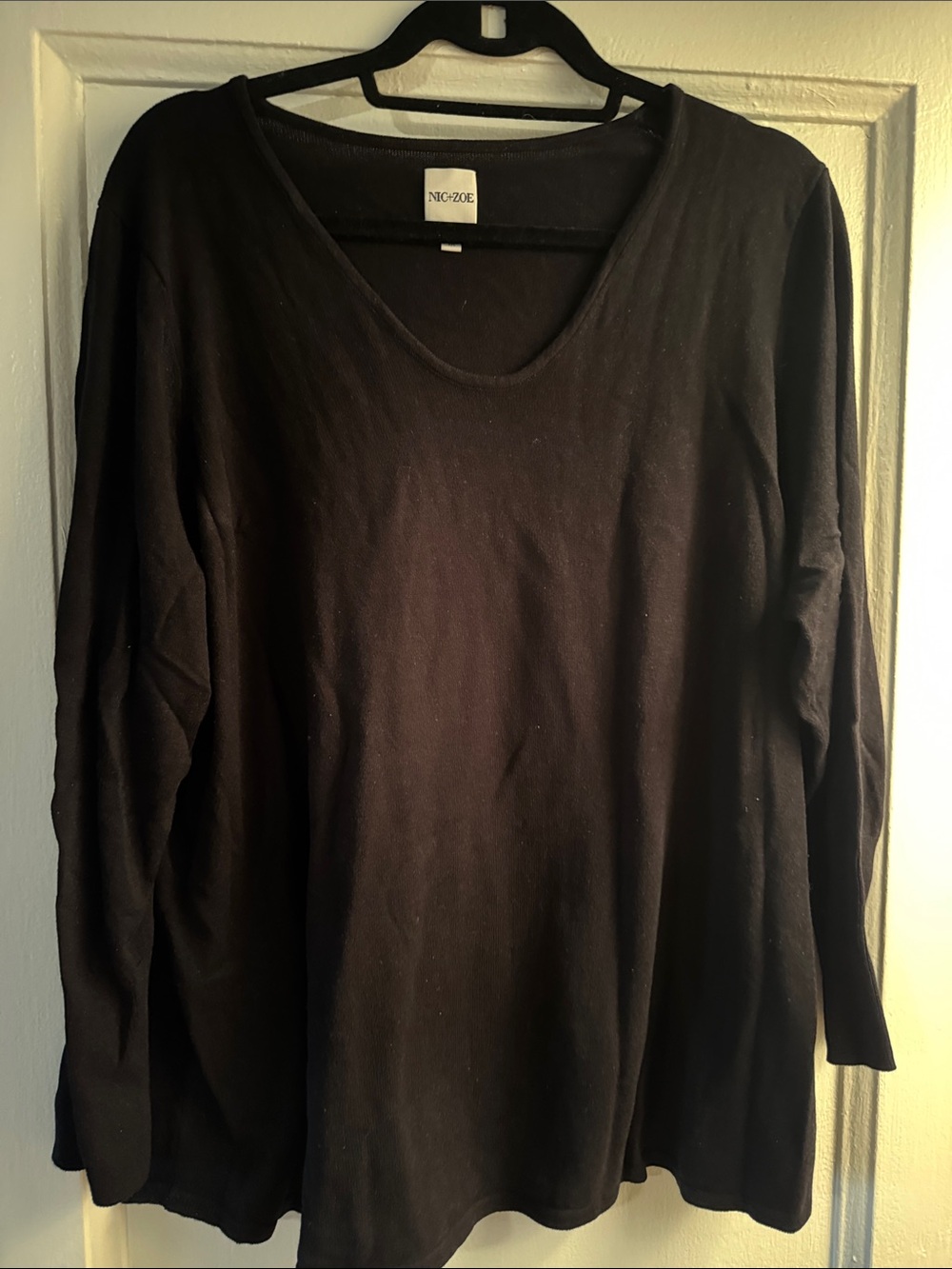 NIC+ZOE Black Long Sleeve Scoop Neck Tee